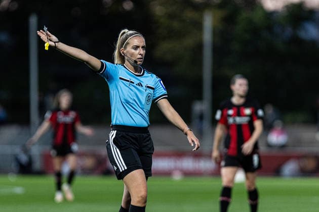 Google Pixel Women s Bundesliga Bayer 04 Leverkusen Women SV Werder Bremen Women 10 02 2026 Julia Boike, referee Google Pixel Women s Bundesliga Bayer 04 Leverkusen Women SV Werder Bremen Women BayArena, Leverkusen, October 2, 2026 DFL regulations prohibit any use of photographs as image sequences and or quasi-video Copyright: xBEAUTIFULxSPORTS Buriakovx