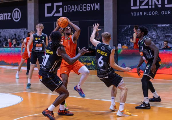 Namori Omog, Orange Academy Ulm, 01, shooting against Tyrel Morgan, Kreisbau Kirchheim Knights, 11; Johannes Patrick, Kreisbau Kirchheim Knights, 06; Philip Alston, Kreisbau Kirchheim Knights, 01; GER, Kreisbau Knights vs. SBB Baskets, Basketball, ProA, Matchday 1, 2026–2027 season, September 26, 2026 GER, Orange Academy Ulm vs. Kreisbau Kirchheim Knights, Basketball, ProA, Matchday 2, 2026–2027 season, October 2, 2026, Ulm Copyright: xEibner-Pressefoto DavidexDixGiovx EP_DGI