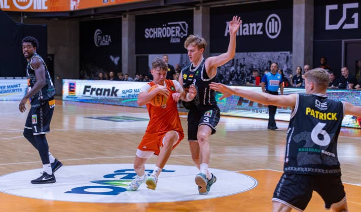 Zoran Milicic, Orange Academy Ulm, 44 vs. Paul Viefhues, Kreisbau Kirchheim Knights, 03 Johannes Patrick, Kreisbau Kirchheim Knights, 06 Philip Alston, Kreisbau Kirchheim Knights, 01 GER, Kreisbau Knights vs. SBB Baskets, Basketball, ProA, Matchday 1, 2026–2027 season, September 26, 2026 GER, Orange Academy Ulm vs. Kreisbau Kirchheim Knights, Basketball, ProA, Matchday 2, 2026–2027 season, October 2, 2026, Ulm Copyright: xEibner-Pressefoto DavidexDixGiovx EP_DGI
