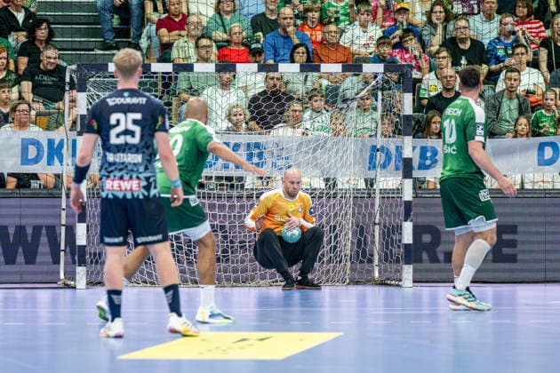 OPEL Handball Bundesliga: HSG Wetzlar vs. Rhein Neckar Löwen, October 2, 2026, Bart Ravensbergen (HSG Wetzlar), 1 OPEL Handball Bundesliga: HSG Wetzlar vs. Rhein Neckar Löwen (Wetzlar), October 2, 2026 Copyright: xBEAUTIFULxSPORTS Roeczeyx