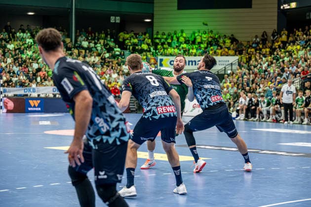 OPEL Handball Bundesliga: HSG Wetzlar vs. Rhein Neckar Löwen, October 2, 2026; Nikolaj Laesoe (HSG Wetzlar), 32, Robert Timmermeister, Rhein Neckar Löwen, 7, Tim Nothdurft, Rhein Neckar Löwen, 8, OPEL Handball Bundesliga: HSG Wetzlar vs. Rhein Neckar Löwen, Wetzlar, October 2, 2026 Copyright: xBEAUTIFULxSPORTS Roeczeyx