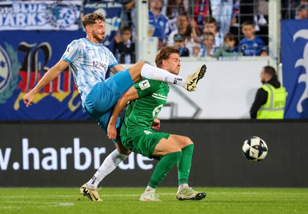 October 2, 2026, Germany, Stuttgart, Soccer, Regionalliga Südwest, SV Stuttgarter Kickers vs. Kickers Offenbach, from left: Luca Trslic (Kickers), Jelle Goselink (OFC)