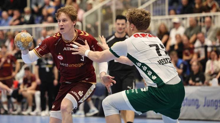Handball 2nd Bundesliga: Tusem Essen vs. SC DHfK Leipzig ** FOR EDITORIAL PURPOSES ONLY ** EDITORIAL USE ONLY ** p Tim Hertzfeld, SC DHfK Leipzig (R), defends against es03 Tusem Essen during the 2nd Handball Bundesliga match between Tusem Essen and SC DHfK Leipzig on October 2, 2026, at the Sporthalle Am Hallo in Essen, Germany, North Rhine-Westphalia, Essen. Copyright ChristofxKöpsel Copyright: ChristofxKöpsel doc87uwwlm70iv19bhz2bc1 ,EDITORIAL USE ONLY Copyright: ChristofxKöpsel