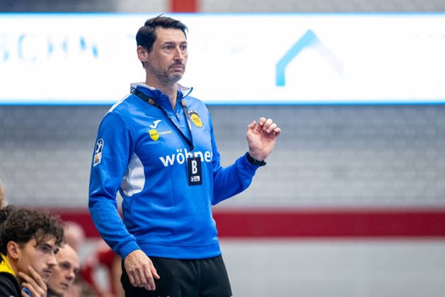 Anel Mahmutefendic, HSC 2000 Coburg, Coach, reacts to GER, TuS N Luebbecke vs. HSC 2000 Coburg, Handball, 2nd Bundesliga, Matchday 6, 2026–2027 season, October 2, 2026 GER, TuS N Luebbecke vs. HSC 2000 Coburg, Handball, 2nd Bundesliga, Matchday 6, 2026–2027 season, October 2, 2026 Luebbecke Copyright: xEibner-Pressefoto JanxRollingerx EP_JSK