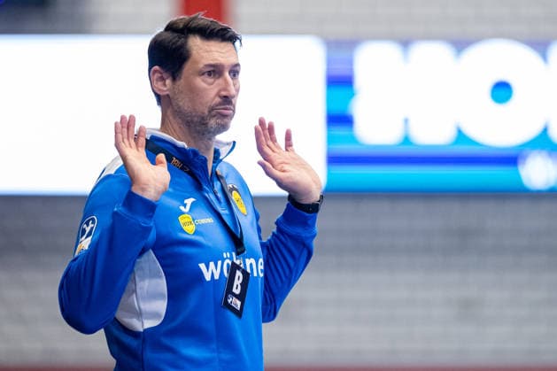 Anel Mahmutefendic, HSC 2000 Coburg, coach gesturing; GER, TuS N Luebbecke vs. HSC 2000 Coburg, handball, 2nd Bundesliga, Matchday 6, 2026–2027 season, October 2, 2026, GER, TuS N Luebbecke vs. HSC 2000 Coburg, Handball, 2nd Bundesliga, Matchday 6, 2026–2027 season, October 2, 2026, Luebbecke Copyright: xEibner-Pressefoto JanxRollingerx EP_JSK