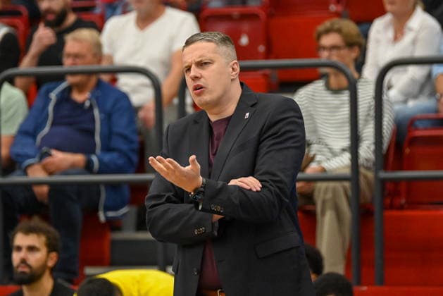 Martin Gulbis, BG Göttingen coach, gesturing during the Artland Dragons vs. BG Göttingen game, 2nd Basketball Bundesliga, Pro A, Matchday 2, 2026–2027 season, October 2, 2026, Artland Dragons vs. BG Göttingen, 2nd Basketball Bundesliga, Pro A, Matchday 2, 2026–2027 season, October 2, 2026, Quakenbrück Copyright: xEibner-Pressefoto RobertxGertzenx EP_RGN