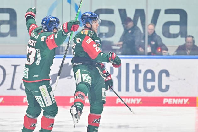 Penny DEL: Augsburger Panther vs. Grizzlys Wolfsburg, October 2, 2026, AUGSBURG, GERMANY OCTOBER 2 The Panthers celebrate after Noel HOEFENMAYER scores the 1–0 goal Augsburger Panther 22 Goal Scorer Joy Happy during the Penny DEL match between the Augsburger Panther and the Grizzlys Wolfsburg on Matchday 5 at the Curt Frenzel Stadium Copyright: xBEAUTIFULxSPORTS Goldbergx