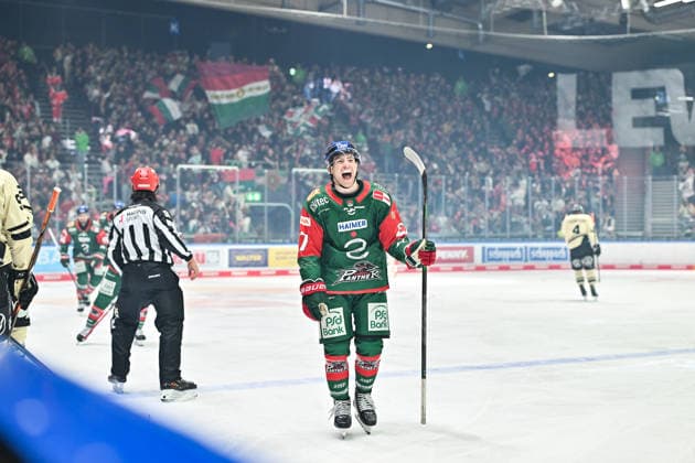 Penny DEL: Augsburger Panther vs. Grizzlys Wolfsburg, October 2, 2026, AUGSBURG, GERMANY OCTOBER 2 The Panthers celebrate after Kyle MAYHEW scores the 2–1 goal Augsburger Panther 27 Goal Scorer Joy Happy during the Penny DEL match between the Augsburger Panther and the Grizzlys Wolfsburg on Matchday 5 at the Curt Frenzel Stadium Copyright: xBEAUTIFULxSPORTS Goldbergx