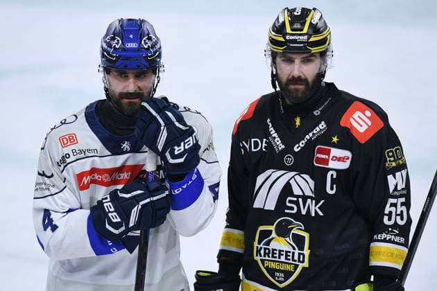 Ice Hockey: Penny DEL, Matchday 5—Krefeld Pinguine vs. ERC Ingolstadt on October 2, 2026, at the Yayla Arena in Krefeld. Morgan Ellis (Ingolstadt), on the left, Davis Vandane of Krefeld; on the right, In accordance with the regulations of the DEL (German Ice Hockey League), the publication and further use of the footage in electronic media and on devices of any kind during the game is not permitted. xRx