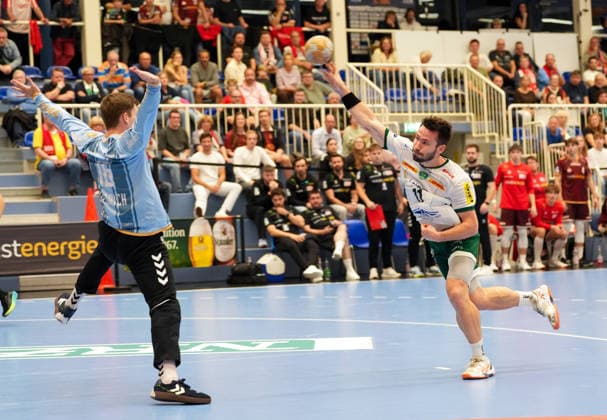 Lukas Binder (SC DHfK Leipzig, 11) shoots the ball against Lukas Diedrich (TuSEM Essen, 16, GER), EPG Baskets Koblenz vs. Medikamente per Klick Bayreuth, Barmer 2 Basketball Bundesliga, ProA, Matchday 1, 2026–27 season, EPG Arena, Koblenz, September 27, 2026 EPG Baskets Koblenz vs. Medikamente per Klick Bayreuth, ProA, Matchday 1, 2026–27 season, September 27, 2026, Koblenz Copyright: xEibner-Pressefoto ScottxColemanx EP_SCN