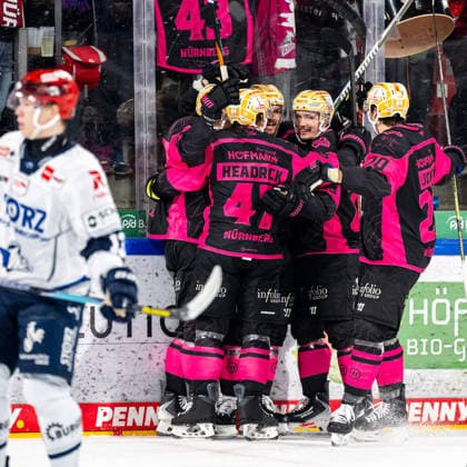 October 2, 2026 Ice Hockey Season 2026–2027 Penny DEL Nuremberg Ice Tigers Icetigers Schwenninger Wild Wings Schwenningen ThHa xthxhax Goal celebration, joy, cheering Jake Ustorf 48, Nuremberg Ice Tigers, NIT Thomas Heigl 49, Nuremberg Ice Tigers, NIT Jackson Cates 26, Nuremberg Ice Tigers, NIT and teammates