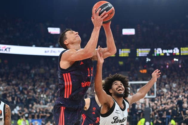 VLADIMIR LUCIC FCB, Action, Face-off against Carlik Jones, Belgrade Basketball EuroLeague, 2026–2027 Season, FC Bayern Munich vs. Partizan Belgrade on October 2, 2026, S A P G A R D EN