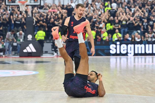 Johannes THIEMANN: FCB Suffers a Defeat; Hi, Andreas OBST: FCB Basketball EuroLeague, 2026–2027 Season, FC Bayern Munich vs. Partizan Belgrade on October 2, 2026, S A P G A R D EN