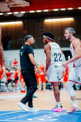 BB 2BL SBB Boerde Baskets Giessen 46ers Achmadschah Zazai of SBB Boerde Baskets and Kenneth Andrew Cooper of SBB Boerde Baskets during the 2026–2027 season in the 2nd Barmer Basketball Bundesliga Pro A on Matchday 2: SBB Baskets and Giessen 46ers at the Wolfgang Lakenmacher Halle on October 2, 2026, in Magdeburg, Saxony-Anhalt, Germany