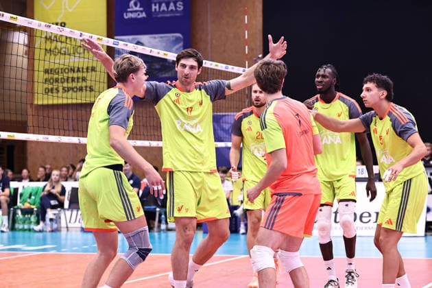 VOLLEYBALL - Coppa Pallavolo Senza Confini HARTBERG,AUSTRIA,02.OCT.26 - VOLLEYBALL - Coppa Pallavolo Senza Confini, VfB Friedrichshafen vs Verona Volley. Image shows the rejoicing of Verona.  GEPAxpictures xChrisxBauer