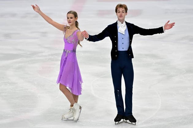 LJUBLJANA; SLOVENIJA - OCTOBER 02: Annabelle Theroux and Rafael Gossard of Canada in action during the Junior Ice Dance - Rhythm Dance on the ISU Figure skating, Eiskunstlauf Junior Grand Prix Ljubljana 2026 in Hala Tivoli on October 02, 2026 in Ljubljana, Slovenia. (Photo by Igor Kupljenik Sports Press Photo). Copyright: xIgorxKupljenikx xSPPx Sportspressphoto_SPR243805