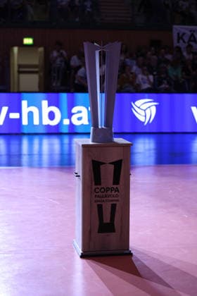 VOLLEYBALL - Coppa Pallavolo Senza Confini HARTBERG,AUSTRIA,02.OCT.26 - VOLLEYBALL - Coppa Pallavolo Senza Confini, VfB Friedrichshafen vs Verona Volley. Image shows trophy.  GEPAxpictures xChrisxBauer