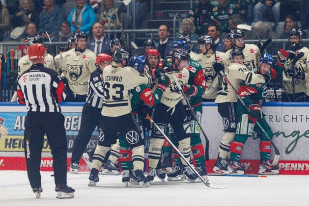 The Augsburger Panther and Grizzlys Wolfsburg teams during the game between the Augsburger Panther and the Grizzlys Wolfsburg, ice hockey, men s, DEL, 2026–2027, Matchday 5 on October 2, 2026, in Augsburg, Curt Frenzel Stadium, Bavaria, Germany