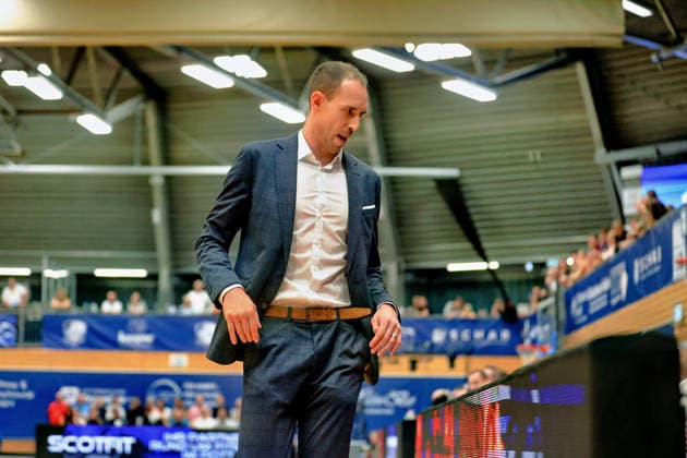 GER, VfL SparkassenStars Bochum vs. Eisbären Bremerhaven, Basketball, ProA, Matchday 2, 2026–2027 Season, October 2, 2026 Ferried Naciri, Head Coach of Eisbären Bremerhaven GER, VfL SparkassenStars Bochum vs. Eisbären Bremerhaven, Basketball, ProA, Matchday 2, 2026–2027 Season, October 2, 2026 VfL SparkassenStars Bochum Copyright: xEibner-Pressefoto JavadxMohammadpourx EP_JMR