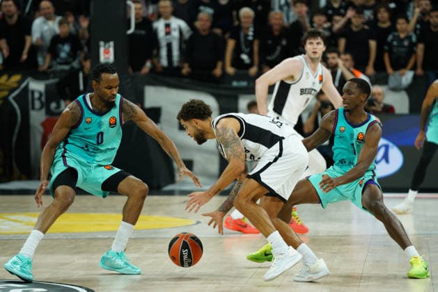 October 2, 2026, Zeytinburnu, Istanbul, Turkey: KEVIN PUNTER (L) and UMOJA GIBSON (R) of Barcelona in action against SCOTTIE WILBEKIN (C) of Besiktas during the EuroLeague Basketball match between Besiktas vs Barcelona in Istanbul, Turkey on October 2,Ã‚ 2026. EuroLeague Basketball - Besiktas VsÃ‚ Barcelona  - ZUMAu194 20261002_zip_u194_020 Copyright: xTolgaxUluturkx