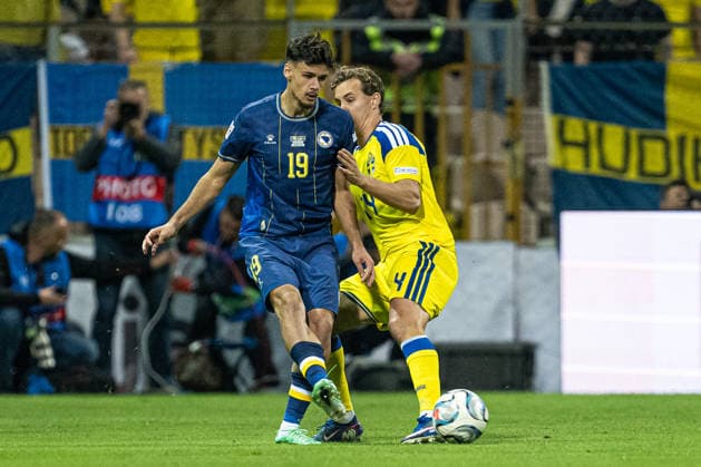 October 2, 2026: Kerim Alajbegovic of Bosnia and Herzegovina and Hampus Skoglund of Sweden during the Nations League soccer match between Bosnia and Herzegovina and Sweden on October 2, 2026 in Zenica. Photo by Ludvig Thunman. BILDBYRAN code LT LT0823 soccer football fotball Nations League UEFA Nations League Bosnia and Herzegovina Sweden Sweden A BBENG  Copyright: LUDVIGxTHUNMAN BB261002LT073
