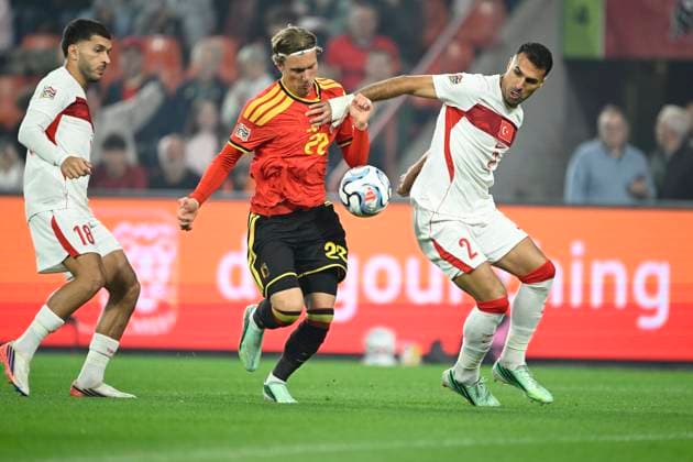 Belgium v Turkey - UEFA Nations League 2026 LIEGE, BELGIUM - OCTOBER 02 : Godts Mika forward of Belgium battles for the ball with Celik Zeki defender of Turkey during the UEFA Nations League tournament league phase matchday 3 group A1 match between Belgium and Turkey on October 2, 2026 in Liege, Belgium, 02 10 2026 Liege Belgium  Copyright: xNicoxVereeckenx