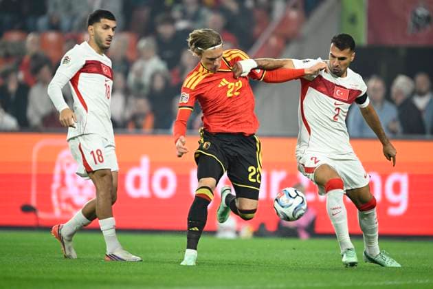 Belgium v Turkey - UEFA Nations League 2026 LIEGE, BELGIUM - OCTOBER 02 : Godts Mika forward of Belgium battles for the ball with Celik Zeki defender of Turkey during the UEFA Nations League tournament league phase matchday 3 group A1 match between Belgium and Turkey on October 2, 2026 in Liege, Belgium, 02 10 2026 Liege Belgium  Copyright: xNicoxVereeckenx