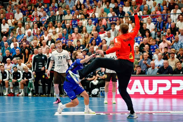 Mischa Locher (HBW Balingen Weilstetten), 20 vs. Christopher Rudeck (Bergischer HC), 01, GER, HBW Balingen Weilstetten vs. Bergischer HC, Handball, Opel Handball Bundesliga, Matchday 7, 2026–2027 Season, October 2, 2026, GER, HBW Balingen Weilstetten vs. Bergischer HC, Handball, Opel Handball Bundesliga, Matchday 7, 2026–2027 season, October 2, 2026, Balingen Copyright: xEibner-Pressefoto KirstenxJaegerx