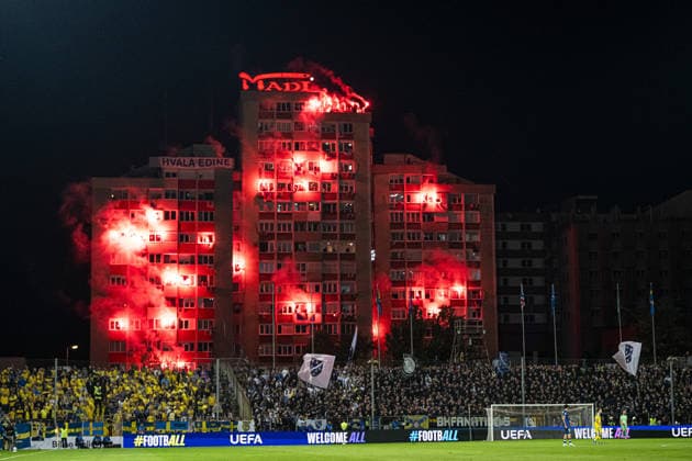 261002 Fans of Bosnia and Herzegovina with pyrotechnics during the Nations League soccer match between Bosnia and Herzegovina and Sweden on October 2, 2026 in Zenica. Photo by Ludvig Thunman, BILDBYRAN, code LT LT0823, soccer, football, Nations League, UEFA Nations League, Bosnia and Herzegovina, Sweden, Sweden A, BBENG, crowd Copyright: LUDVIGxTHUNMAN BB261002LT107