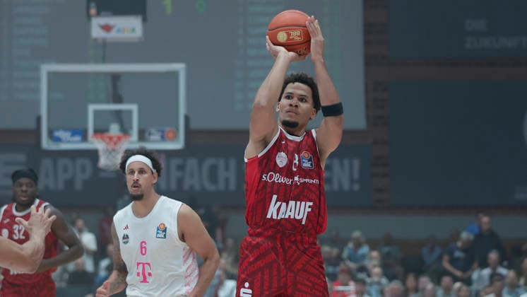 Pictured: Brandon Tischler of the Würzburg Baskets, No. 8, making a three-pointer on October 2, 2026, Fitness First Würzburg Baskets vs. Telekom Baskets Bonn, easyCredit BBL, Matchday 4, Germany, 97072, tectake Arena Würzburg, Copyright: HMBxMedia xJulienxBecker