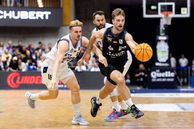HAKRO Merlins Crailsheim vs. Tübingen Tigers, Men s, 2nd Bundesliga, Barmer 2 Basketball Bundesliga, Pro A, Matchday 2, 2026–2027 Season, October 2, 2026: Simon Feneberg (Tigers Tübingen), 20 points, vs. Lucas Mayer (HAKRO Merlins Crailsheim), 8
