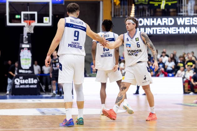 HAKRO Merlins Crailsheim vs. Tübingen, Men s, 2nd Bundesliga, Barmer 2 Basketball Bundesliga, Pro A, Matchday 2, 2026–2027 Season, October 2, 2026: Booker Coplin of HAKRO Merlins Crailsheim (No. 6) and Hendrik Helge Drescher of HAKRO Merlins Crailsheim (No. 9) high-five each other
