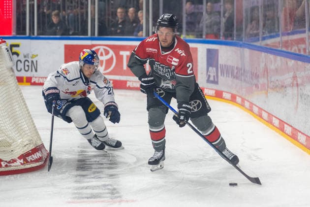 Face-off between Dominik Kahun of EHC Red Bull Munich, 21, and Juhani Tyrvaeinen of the Cologne Sharks, 21; Cologne Sharks vs. EHC Red Bull Munich, ice hockey, Penny DEL, Matchday 5, 2026–2027 season, October 2, 2026: Kölner Haie vs. EHC Red Bull Munich, Ice Hockey, Penny DEL, Matchday 5, 2026–2027 season, October 2, 2026, Cologne Copyright: xEibner-Pressefoto ThomasxHaeslerx EP_THR