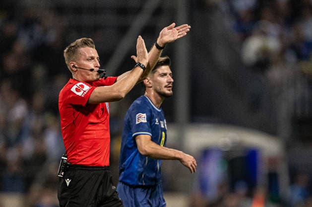 261002 Referee Oleksii Derevinskyi during the Nations League soccer match between Bosnia and Herzegovina and Sweden on October 2, 2026 in Zenica. Photo by Ludvig Thunman. BILDBYRAN code LT LT0823 soccer football fotball Nations League UEFA Nations League Bosnia and Herzegovina Sweden Sweden A BBENG  Copyright: LUDVIGxTHUNMAN BB261002LT120
