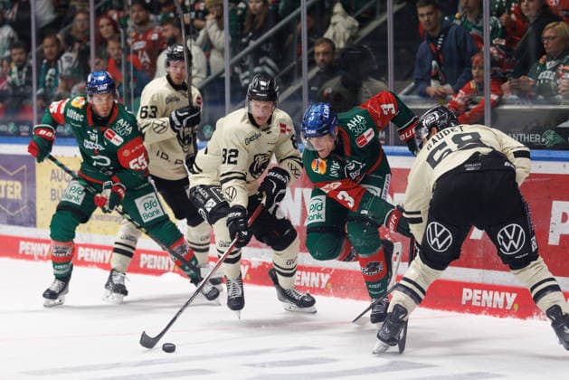 Alec McCrea 3, Augsburger Panther, William Graber 82, Grizzlys Wolfsburg during the game between the Augsburger Panther and the Grizzlys Wolfsburg, ice hockey, men s, DEL, 2026–2027, Matchday 5 on October 2, 2026, in Augsburg, Curt Frenzel Stadium, Bavaria, Germany