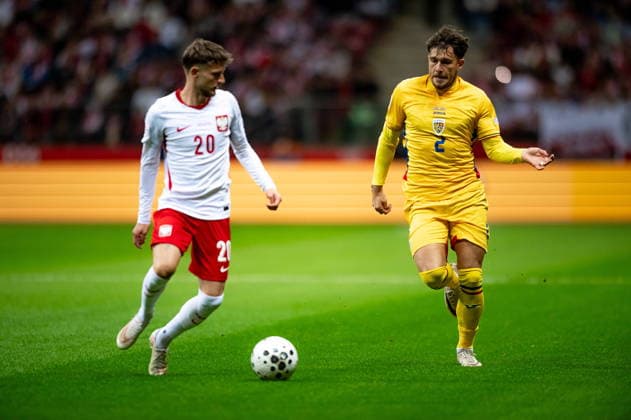 WARSAW, POLAND - OCTOBER 2: Sebastian Szymanski and Andrei Ratiu during the UEFA Nations League Group B4 Round 3 MD1 match between Poland nad Romania at PGE Narodowy on October 2, 2026 in Warsaw, Poland --- Pilka nozna. Liga Narodow. Polska - Rumunia. (Photo by Kai Taller Arena Akcji) NEWSPIX.PL --- newspix.pl POLAND OUT! 