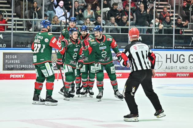 Penny DEL: Augsburger Panther vs. Grizzlys Wolfsburg, October 2, 2026, AUGSBURG, GERMANY OCTOBER 2 The Panthers celebrate after Trevor PARKES scores to make it 5–1. Augsburger Panther 84 Goal Scorer Joy Happy during the Penny DEL match between the Augsburger Panther and the Grizzlys Wolfsburg on Matchday 5 at the Curt Frenzel Stadium Copyright: xBEAUTIFULxSPORTS Goldbergx