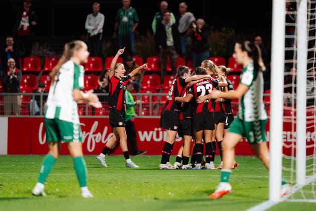 02.10.26, Women, Football, Google Pixel Frauen Bundesliga, Season 2026 2027, Bayer 04 Leverkusen - SV Werder Bremen, Matchday 6 Goal celebration of Lobke Loonen ( 18 - Bayer 04 Leverkusen) with Paulina Tomasiak ( 28 - Bayer 04 Leverkusen) for the 3:2 Leverkusen Ulrich-Haberland-Stadion NRW Deutschland