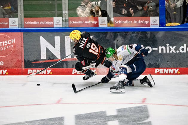 Eric Uba Loewen Frankfurt, 18 GER, Loewen Frankfurt vs. Eisbären Berlin, Ice Hockey, PENNY DEL, Matchday 5, 2026–2027 Season, October 2, 2026 GER, Loewen Frankfurt vs. Eisbären Berlin, Ice Hockey, PENNY DEL, Matchday 5, 2026–2027 Season, October 2, 2026 Frankfurt am Main Copyright: xEibner-Pressefoto AttilaxZigax EP_AZA