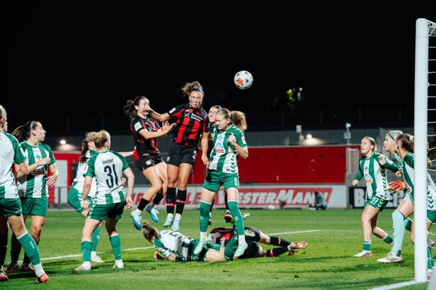 02.10.26, Women, Football, Google Pixel Frauen Bundesliga, Season 2026 2027, Bayer 04 Leverkusen - SV Werder Bremen, Matchday 6 Maja Sternad ( 23 - Bayer 04 Leverkusen) header on goal Leverkusen Ulrich-Haberland-Stadion NRW Deutschland