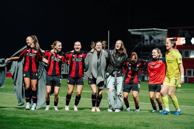 02.10.26, Women, Football, Google Pixel Frauen Bundesliga, Season 2026 2027, Bayer 04 Leverkusen - SV Werder Bremen, Matchday 6 Team of Bayer 04 Leverkusen celebration of the win in front of their fans Leverkusen Ulrich-Haberland-Stadion NRW Deutschland