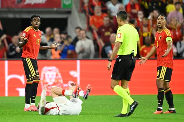 Belgium v Turkey - UEFA Nations League 2026 LIEGE, BELGIUM - OCTOBER 02 : Ngoy Nathan defender of Belgium receives a yellow card from referee Saggi Rohit (NOR) during the UEFA Nations League tournament league phase matchday 3 group A1 match between Belgium and Turkey on October 2, 2026 in Liege, Belgium, 02 10 2026 Liege Belgium  Copyright: xNicoxVereeckenx