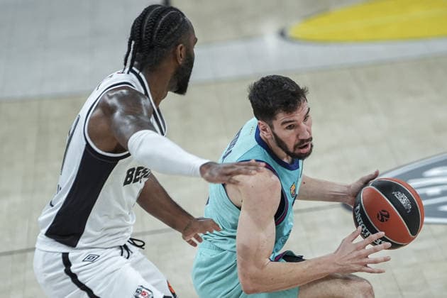 Besiktas v Barcelona - EuroLeague ISTANBUL, TURKIYE - OCTOBER 2: Jaylen Nowell (L) of Besiktas in action against Dario Brizuela of Barcelona during the EuroLeague Round 3 basketball match between Besiktas and Barcelona at Turkcell Basketball Development Center in Istanbul, Turkiye on October 2, 2026. Arife Karakum Anadolu Istanbul Turkey. Editorial use only. Please get in touch for any other usage.  Copyright: x2026xAnadoluxArifexKarakumx