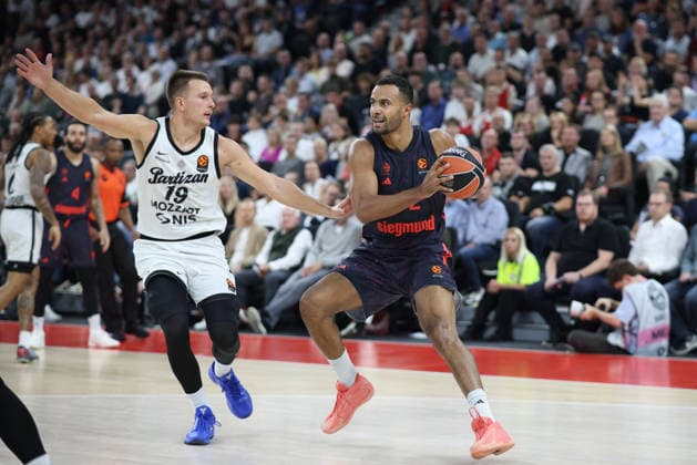 Johannes Thiemann, FC Bayern Basketball, 32, with Arijan Lakic, Partizan Belgrade, 19, GER, FC Bayern Basketball vs. Partizan Mozzart Bet Belgrade, Basketball, EuroLeague, Matchday 3, 2026–2027 Season, October 2, 2026, GER, FC Bayern Basketball vs. Partizan Mozzart Bet Belgrade, Basketball, EuroLeague, Matchday 3, 2026–2027 Season, October 2, 2026, Munich Copyright: xEibner-Pressefoto JennixMaulx EP_JML