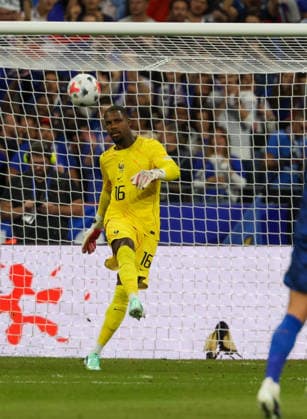 October 2, 2026, Parigi, Parigi, Francia: Kike Maigan of France during the 2026 27 UEFA Nations League football match between France and Italy on October 2, 2026, at the Stade de France in Paris. Parigi Francia - ZUMAs236 20261002_aap_s236_077 Copyright: xFabioxSassox