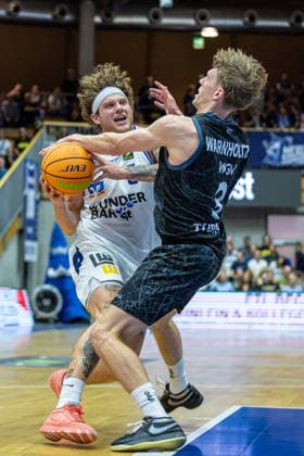 Head-to-Head: Booker Coplin (HAKRO Merlins Crailsheim), 06; Aiden Warnholtz (Tigers Tübingen), 03; GER; HAKRO Merlins Crailsheim vs. Tigers Tübingen; Basketball; 2nd Basketball Bundesliga; Pro A; Matchday 02, 2026–2027 season, October 2, 2026, GER, HAKRO Merlins Crailsheim vs. Tigers Tübingen, Basketball, 2nd Basketball Bundesliga, Pro A, Matchday 2, 2026–2027 Season, October 2, 2026, Ilshofen Copyright: xEibner-Pressefoto JanixPlessx EP_JPL