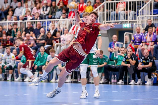 October 2, 2026, Matchday 6 of the 2nd Handball Bundesliga, TuSEM Essen vs. SC DHfK Leipzig; Valentin Willner of TuSEM Essen 05 shoots the ball toward the goal; North Rhine-Westphalia, Germany