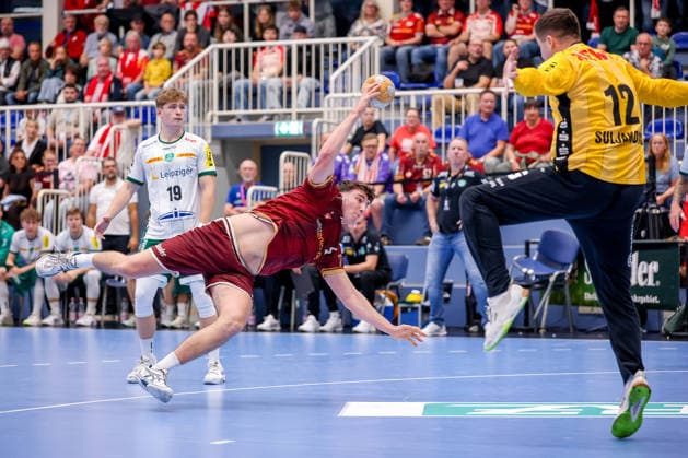 October 2, 2026, Matchday 6 of the 2nd Handball Bundesliga, TuSEM Essen vs. SC DHfK Leipzig: Valentin Willner of TuSEM Essen 05 shoots the ball toward the goal defended by Anadin Suljakovic of SC DHfK Leipzig 12, NRW, Germany