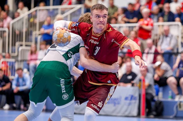 October 2, 2026, Matchday 6 of the 2nd Handball Bundesliga, TuSEM Essen vs. SC DHfK Leipzig; Max Neuhaus; TuSEM Essen 37; Battling for the ball in the circle; NRW; Germany
