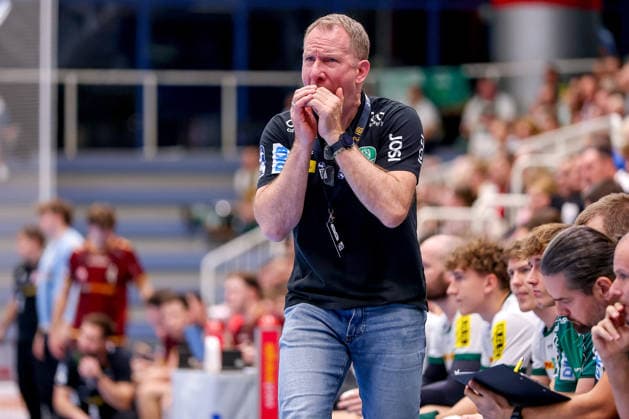 October 2, 2026, Matchday 6 of the 2nd Handball Bundesliga, TuSEM Essen vs. SC DHfK Leipzig; Coach Frank Carstens of SC DHfK Leipzig gesturing on the sidelines, North Rhine-Westphalia, Germany